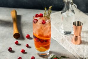 Crafting the Perfect Christmas Cranberry Cocktail