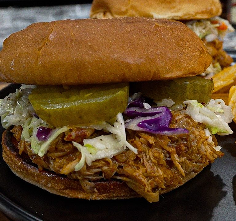 Delicious Crockpot Pulled BBQ Chicken Sandwiches