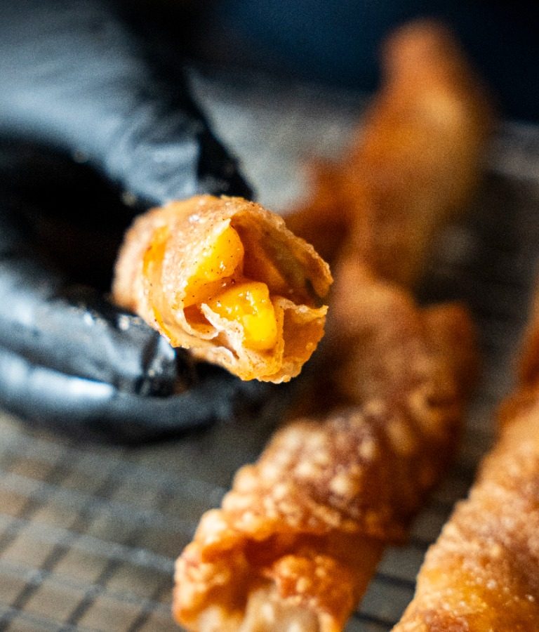 Peach Cobbler Egg Rolls: A Delicious Twist on a Classic Dessert
