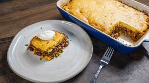 Easy Cowboy Cornbread Casserole – A Hearty, Flavor-Packed Family Favorite